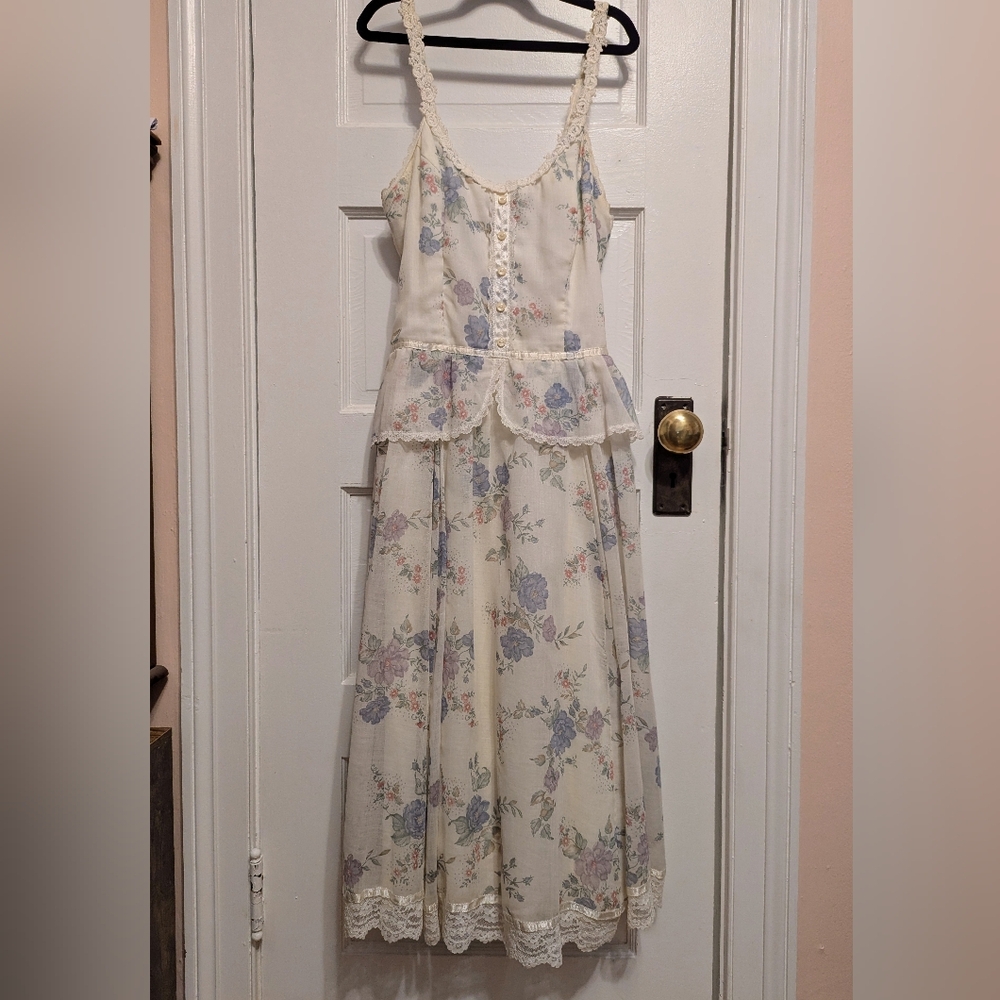 Floral Sleeveless Maxi Dress